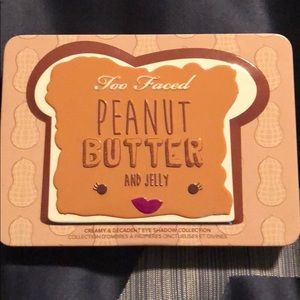 Too Faced Peanut Butter and Jelly palette